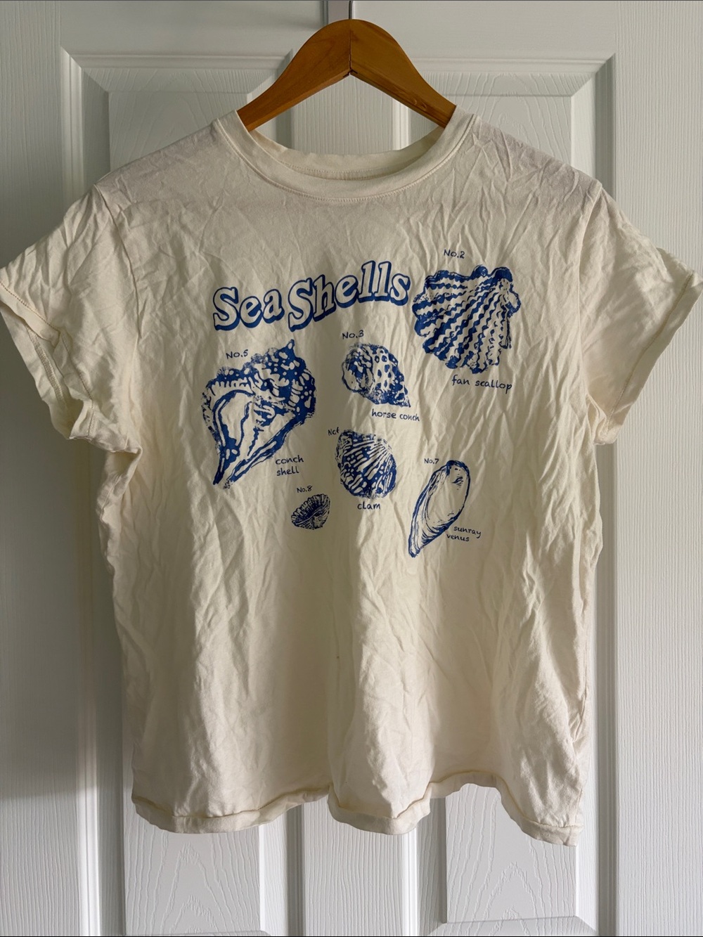 Universal Thread | Cream Sea Shells graphic tee